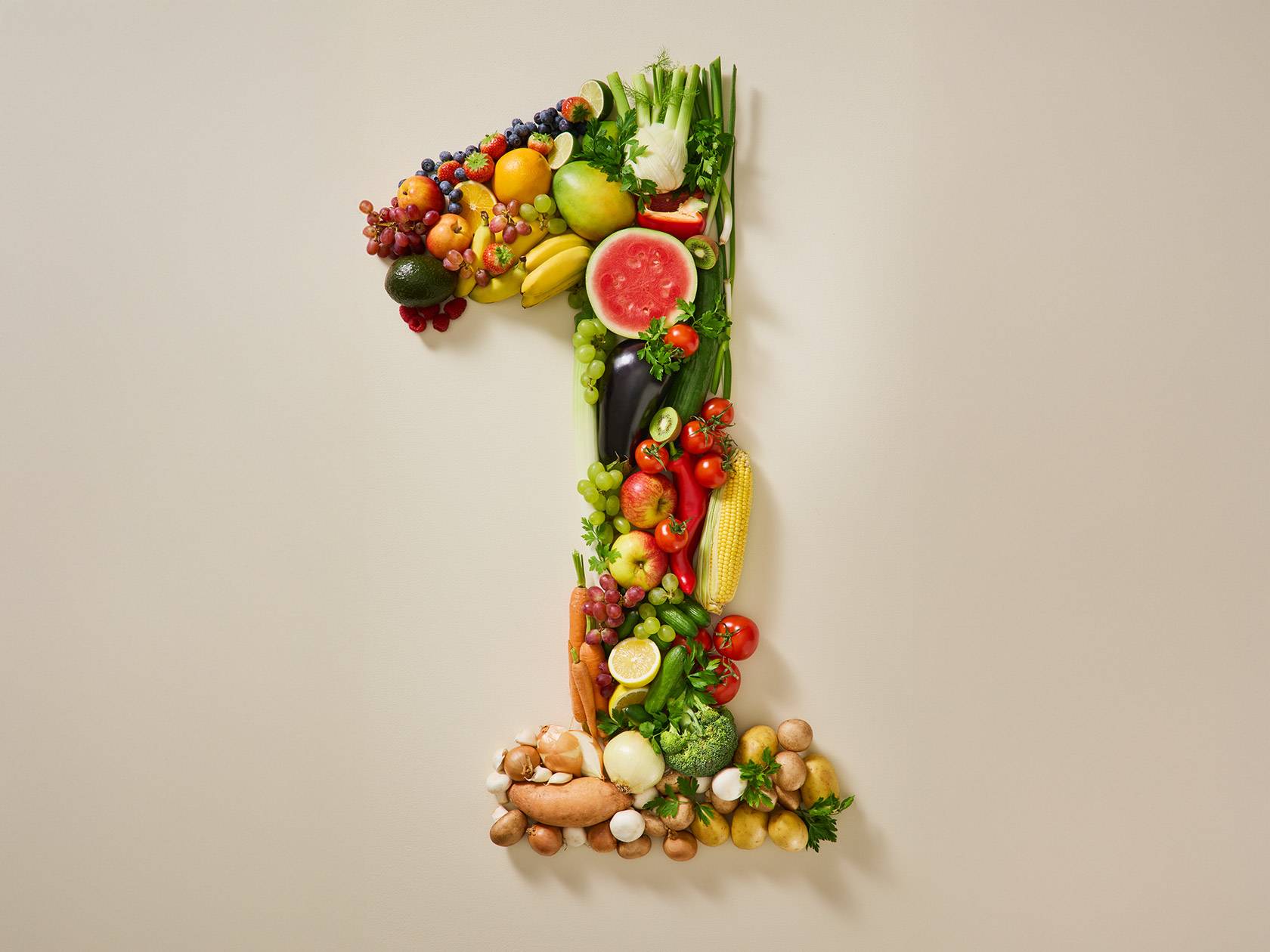 Puu- ja köögiviljad, näiteks arbuus ja kartulid, moodustavad numbri 1.